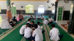 32 Siswa MTs DDI Tapandullu Ikuti Kegiatan Tadarrus Usai Shalat Duha