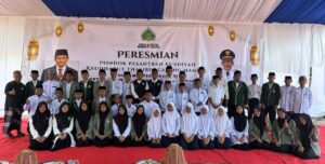 Loyalitas dalam Khidmat, Santri dan Pembina Darul Barakah As’adiyah Kalepu Hadiri Peresmian Cabang As’adiyah di Tadui